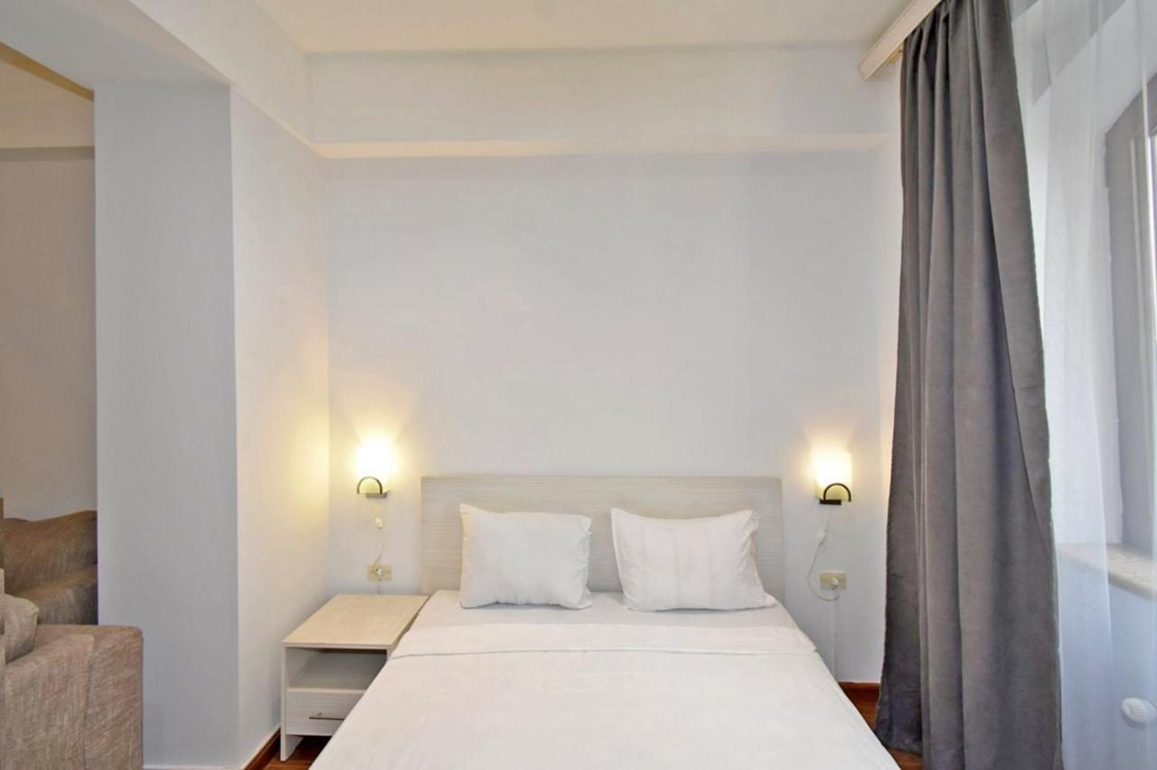 Deluxe Apartment In The City Center 2 Rooms Yerevan Exterior photo