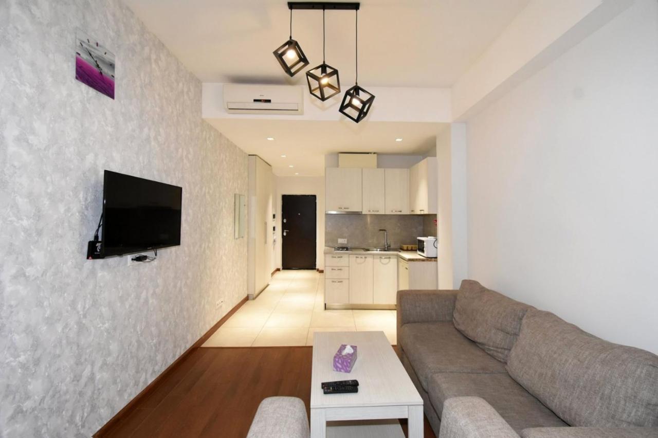 Deluxe Apartment In The City Center 2 Rooms Yerevan Exterior photo