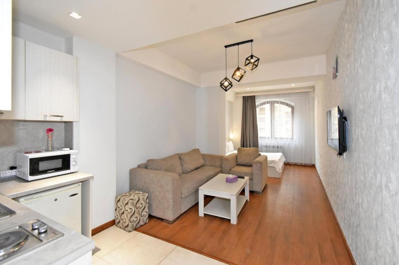 Deluxe Apartment In The City Center 2 Rooms Yerevan Exterior photo