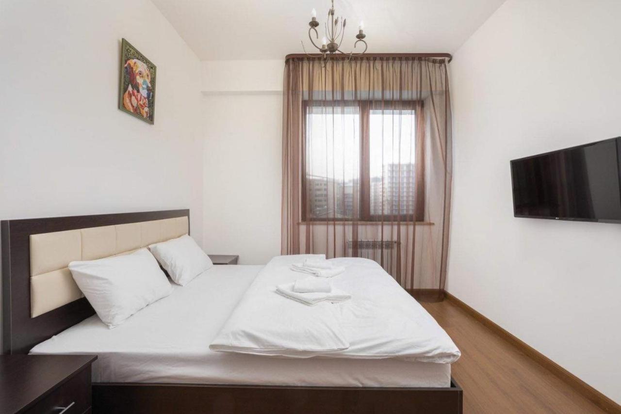Deluxe Apartment In The City Center 2 Rooms Yerevan Exterior photo